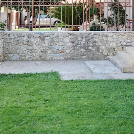 Сasa de vacaciones μικρό της αγγελικής με αυλή και Parking *