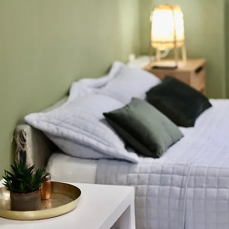 μικρό της αγγελικής με αυλή και Parking Сasa de vacaciones Kalamata