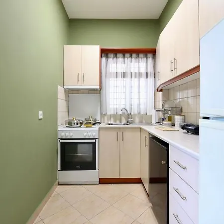 Holiday home μικρό της αγγελικής με αυλή και Parking