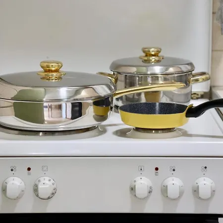 μικρό της αγγελικής με αυλή και Parking *