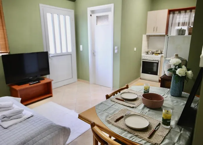 μικρό της αγγελικής με αυλή και Parking